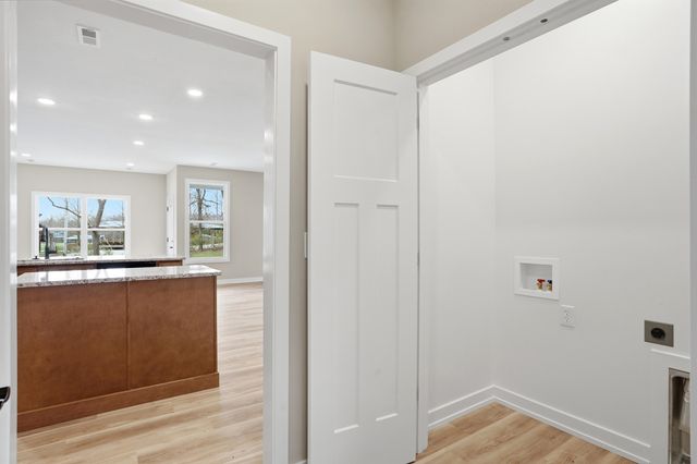 1048 STONEHAVEN DR, Boonville, MO 65233