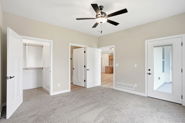 1048 STONEHAVEN DR, Boonville, MO 65233