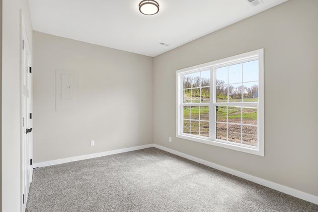 1048 STONEHAVEN DR, Boonville, MO 65233