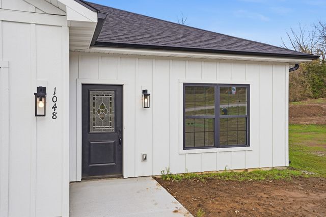 1048 STONEHAVEN DR, Boonville, MO 65233