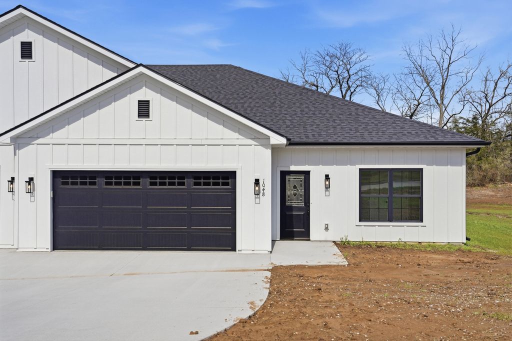 1048 STONEHAVEN DR, Boonville, MO 65233