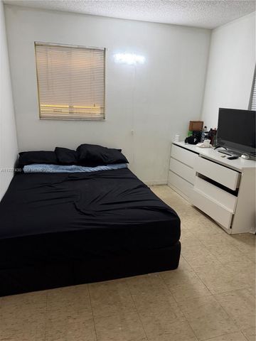 1850 NW 22nd Ct B, Miami, FL 33125