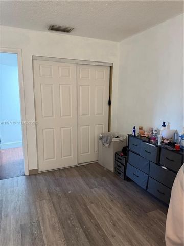 1850 NW 22nd Ct B, Miami, FL 33125