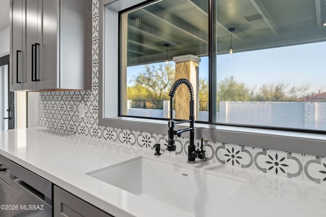 4554 N Avenida Del Cazador, Tucson, AZ 85718
