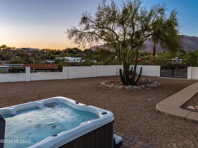 4554 N Avenida Del Cazador, Tucson, AZ 85718