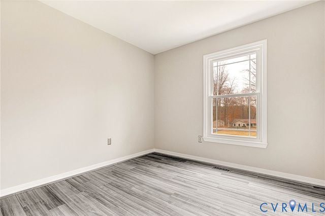 319 Lake Caroline Dr, Ruther Glen, VA 22546