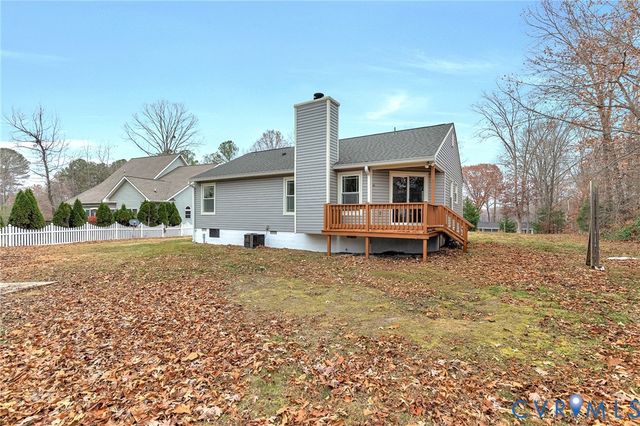 319 Lake Caroline Dr, Ruther Glen, VA 22546