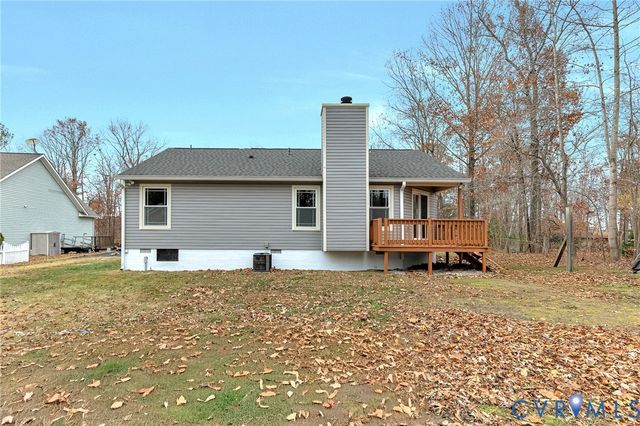 319 Lake Caroline Dr, Ruther Glen, VA 22546