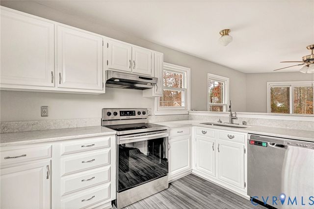 319 Lake Caroline Dr, Ruther Glen, VA 22546