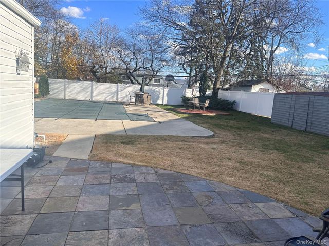 753 Wyngate Drive W, Hempstead, NY 11580
