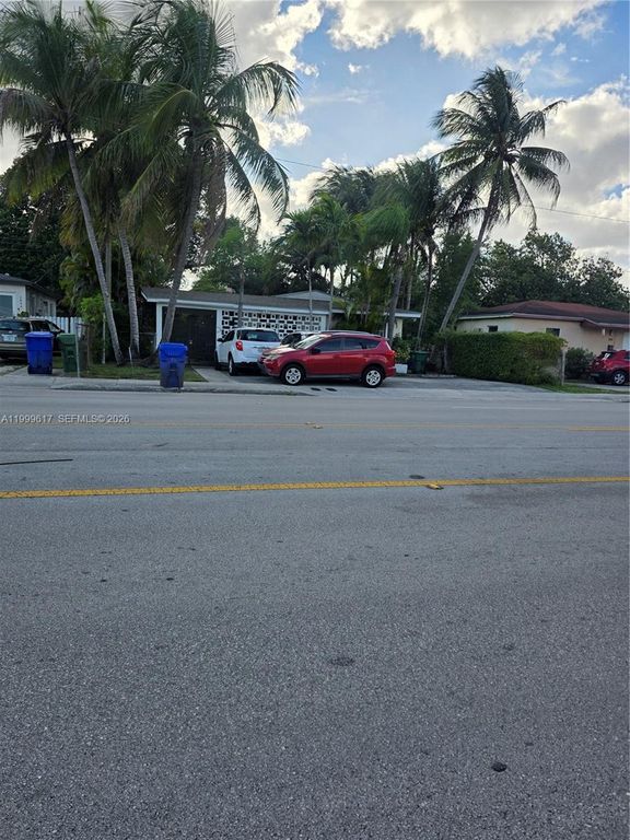 2832 SW 37th Ave 2834, Miami, FL 33133