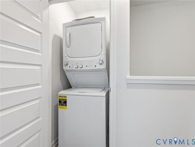 13813 Riverlight Dr, Midlothian, VA 23114
