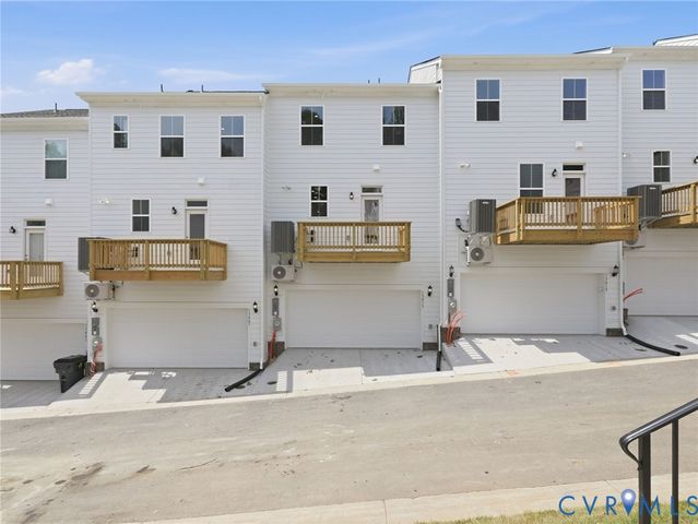 13813 Riverlight Dr, Midlothian, VA 23114