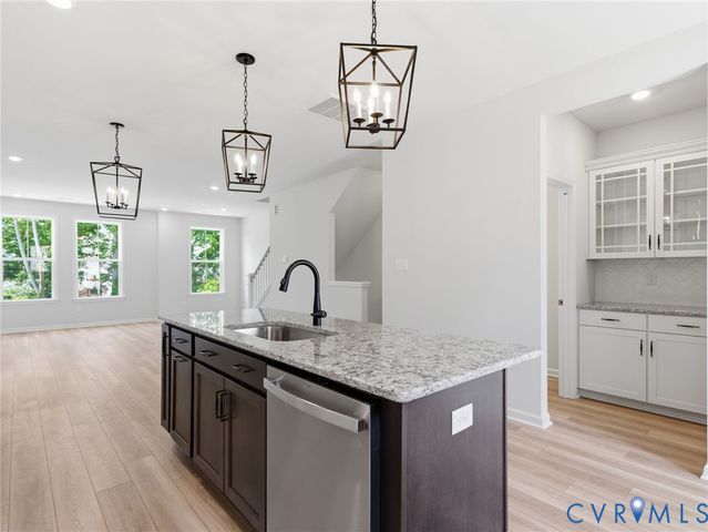 13813 Riverlight Dr, Midlothian, VA 23114