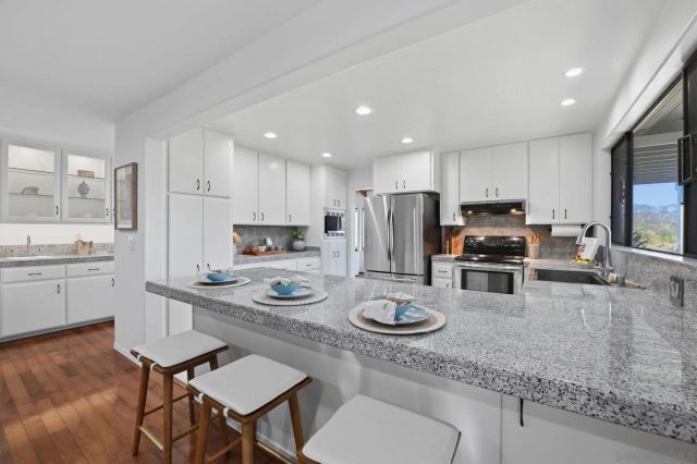 4165 Manchester Ave, Encinitas, CA 92024