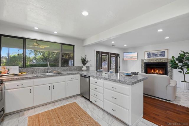 4165 Manchester Ave, Encinitas, CA 92024