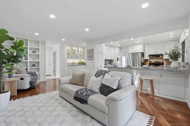 4165 Manchester Ave, Encinitas, CA 92024