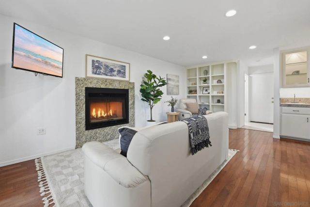 4165 Manchester Ave, Encinitas, CA 92024