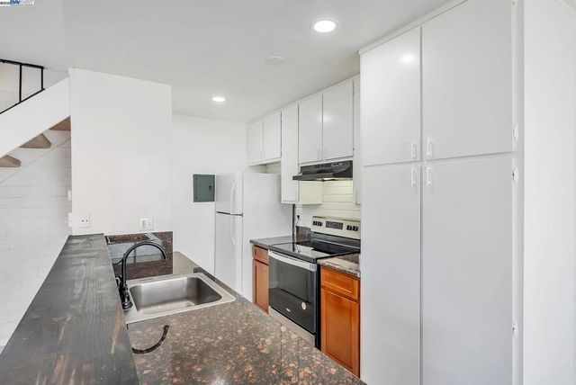 2274 Peacock Pl 3, Union City, CA 94587