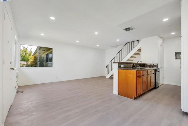 2274 Peacock Pl 3, Union City, CA 94587