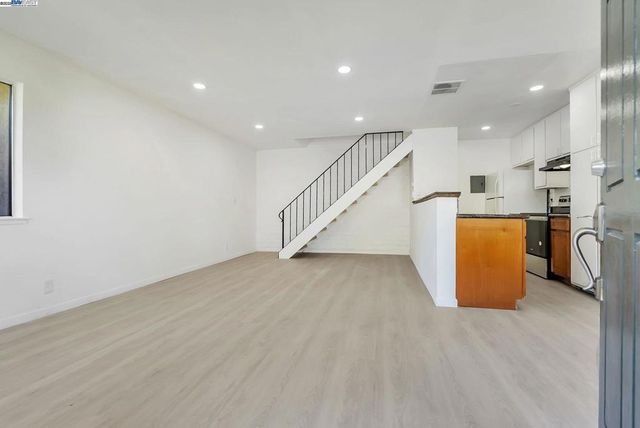 2274 Peacock Pl 3, Union City, CA 94587
