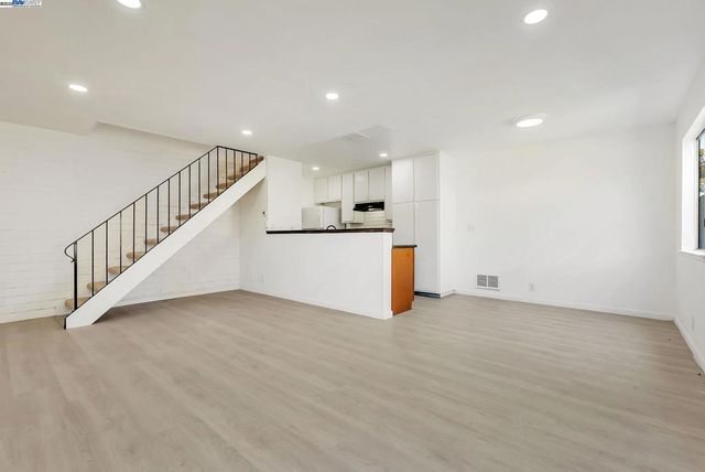 2274 Peacock Pl 3, Union City, CA 94587