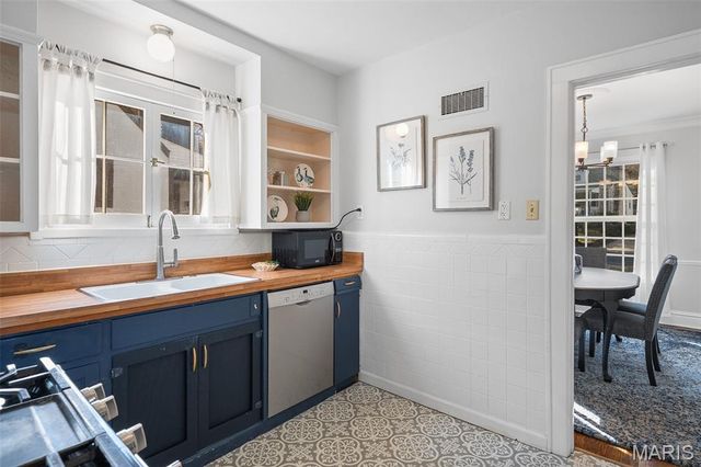 12 Webster Acres, Webster Groves, MO 63119