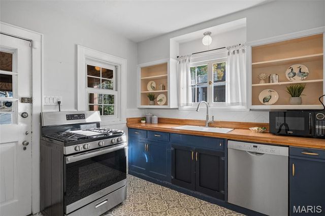 12 Webster Acres, Webster Groves, MO 63119