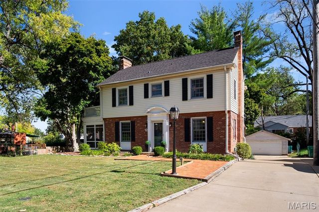 12 Webster Acres, Webster Groves, MO 63119