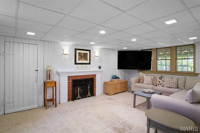 12 Webster Acres, Webster Groves, MO 63119