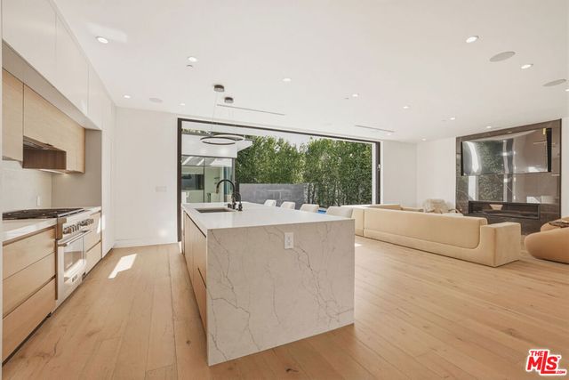 5316 Lennox Avenue, Sherman Oaks, CA 91401
