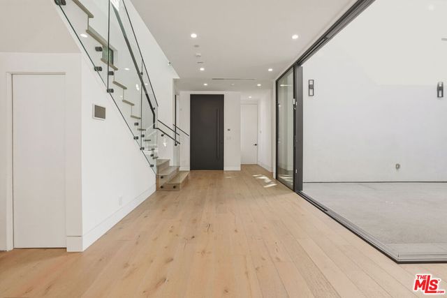 5316 Lennox Avenue, Sherman Oaks, CA 91401