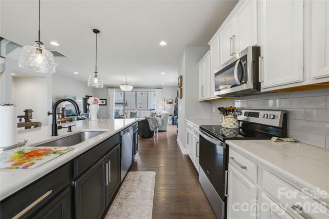 1105 Towns Hill Way, Charlotte, NC 28209