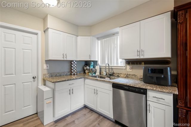 13428 Sarsfield Avenue, Warren, MI 48089