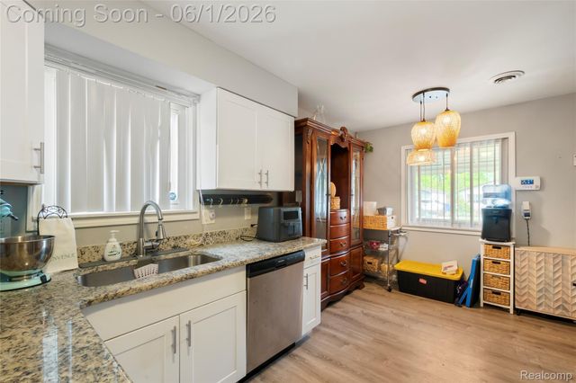 13428 Sarsfield Avenue, Warren, MI 48089