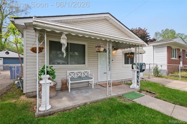 13428 Sarsfield Avenue, Warren, MI 48089