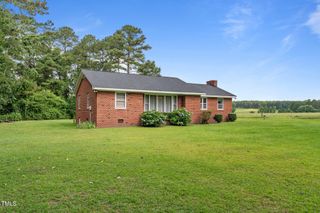 445 Lee County Line Road, Broadway, NC 27505