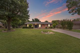 814 Nature Drive, Duncanville, TX 75116