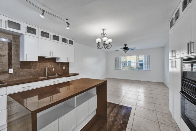 600 SE 2nd Avenue K2, Deerfield Beach, FL 33441