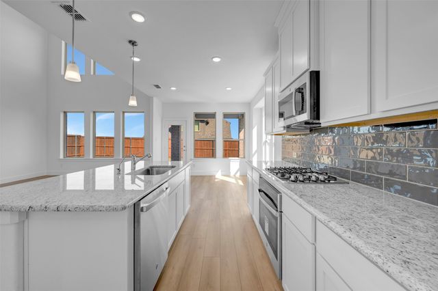 5040 Ressina Drive, Aubrey, TX 76227