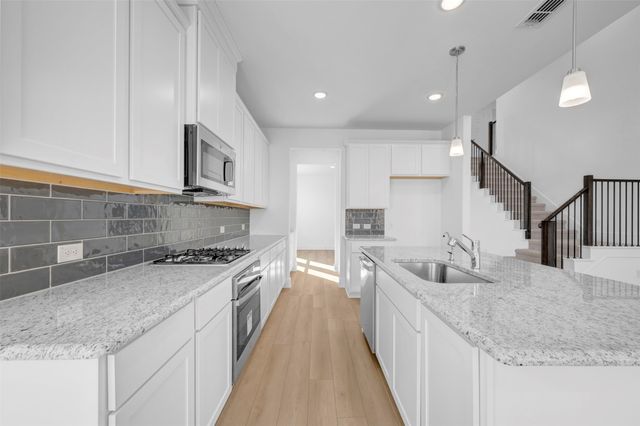 5040 Ressina Drive, Aubrey, TX 76227