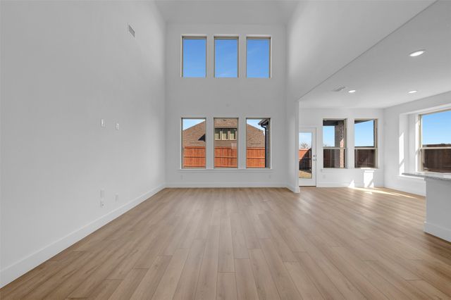 5040 Ressina Drive, Aubrey, TX 76227