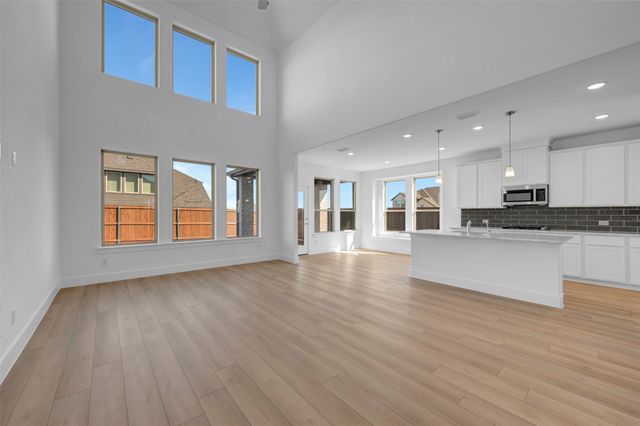 5040 Ressina Drive, Aubrey, TX 76227