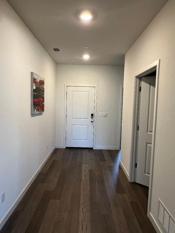 4910 Starfruit Ct, Roseville, CA 95747