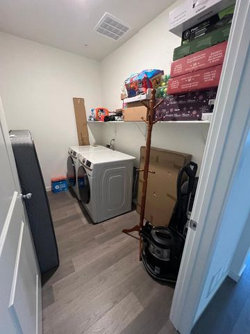 4910 Starfruit Ct, Roseville, CA 95747