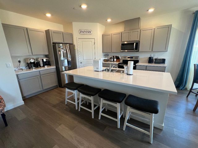 4910 Starfruit Ct, Roseville, CA 95747