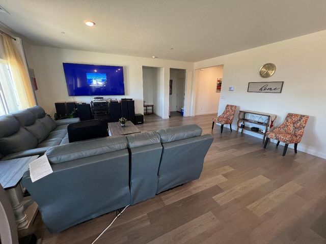 4910 Starfruit Ct, Roseville, CA 95747