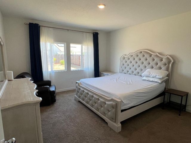 4910 Starfruit Ct, Roseville, CA 95747