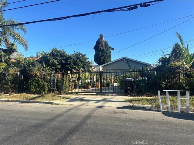 8903 S Denker, Los Angeles, CA 90047