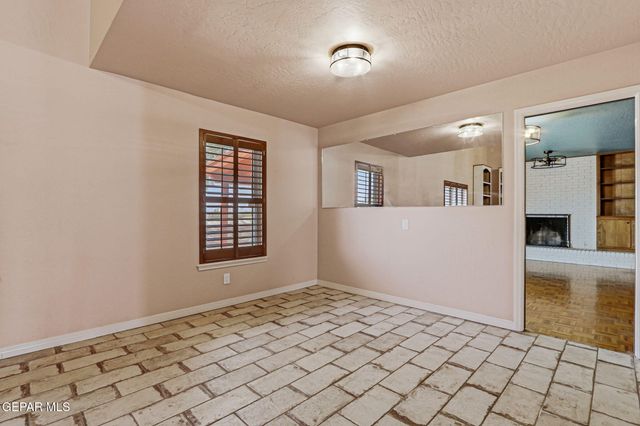 5821 Vista Corona Court, El Paso, TX 79912